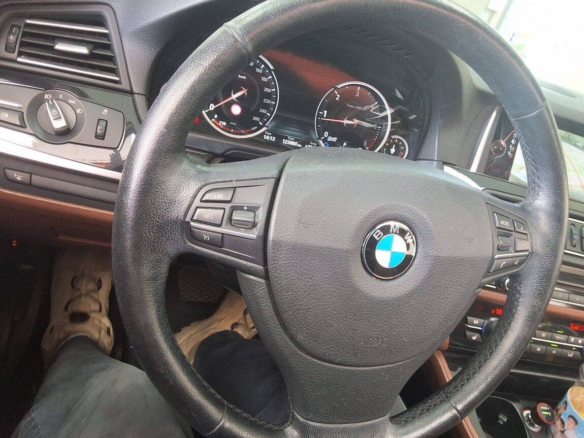 BMW 5 SERIES (6TH GEN) 520d 2015 - zdjęcie 22