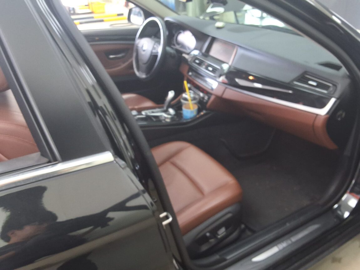 BMW 5 SERIES (6TH GEN) 520d 2015 - zdjęcie 15