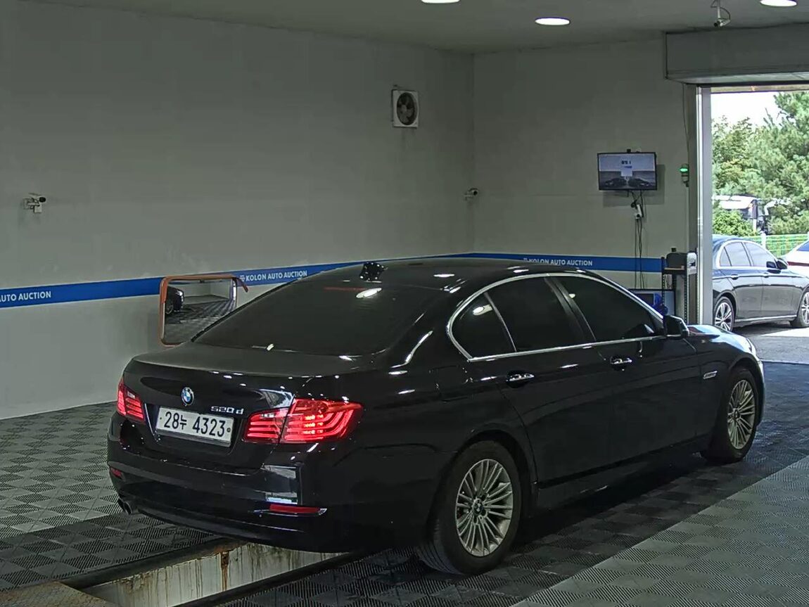 BMW 5 SERIES (6TH GEN) 520d 2015 - zdjęcie 5