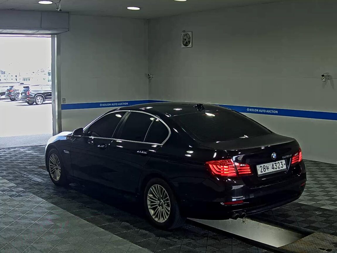 BMW 5 SERIES (6TH GEN) 520d 2015 - zdjęcie 6