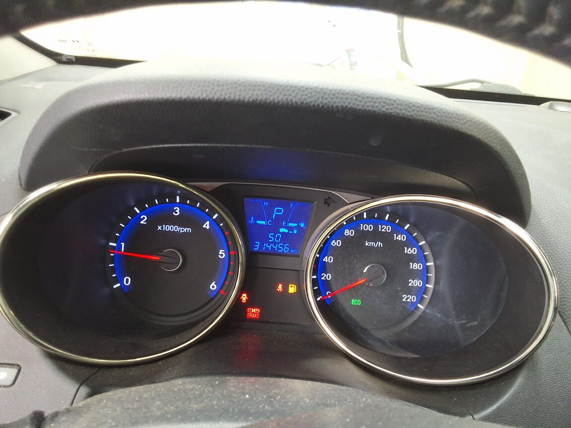 HYUNDAI TUCSON ix DIESEL R20 2WD LX20 LUXURY 2011 - zdjęcie 10