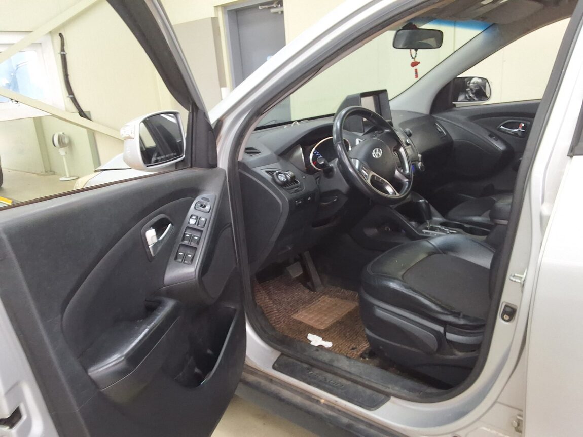 HYUNDAI TUCSON ix DIESEL R20 2WD LX20 LUXURY 2011 - zdjęcie 11