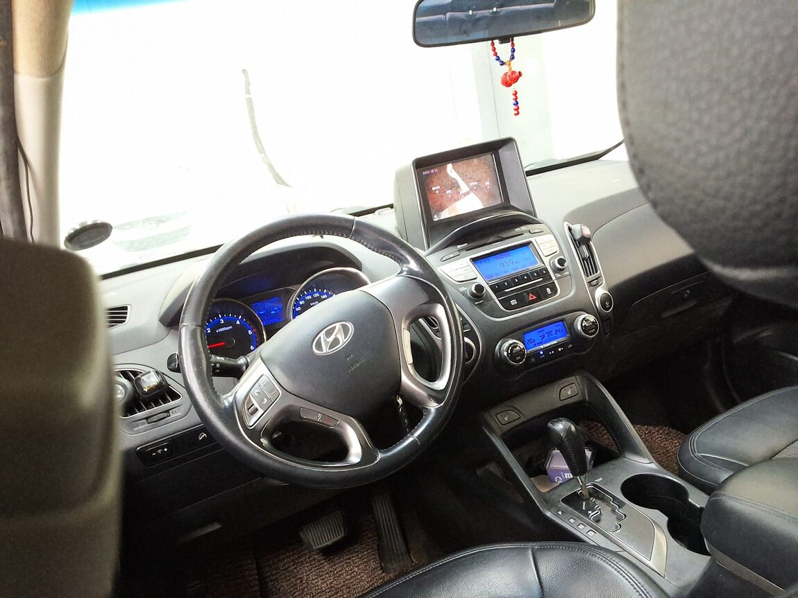 HYUNDAI TUCSON ix DIESEL R20 2WD LX20 LUXURY 2011 - zdjęcie 12