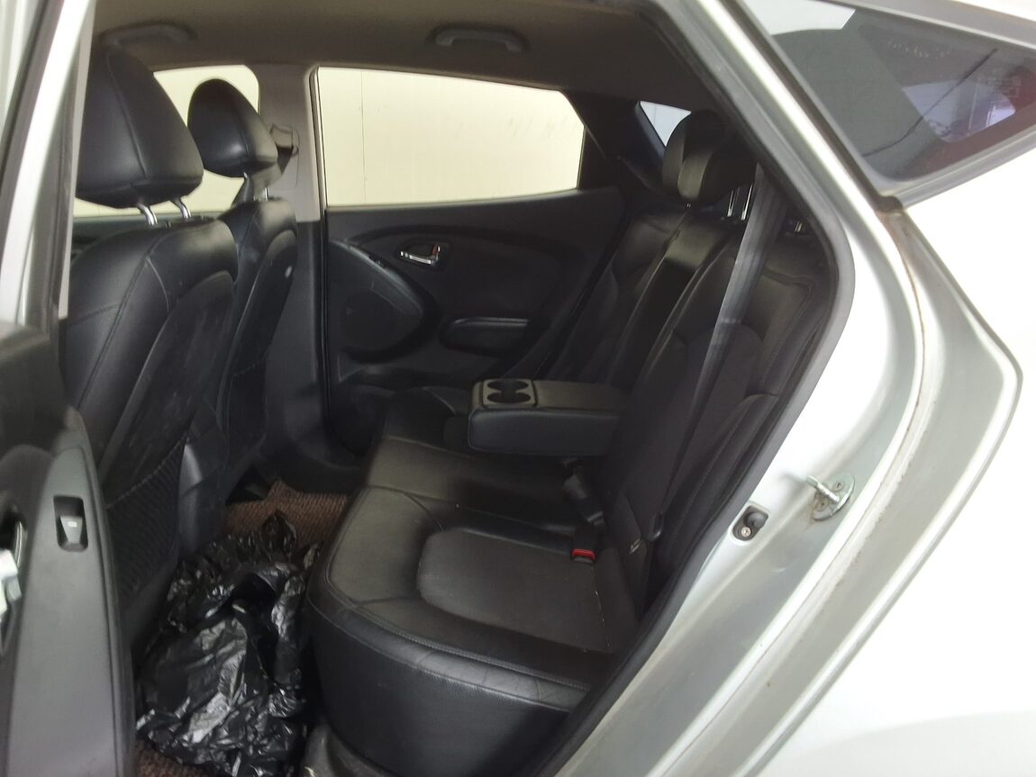 HYUNDAI TUCSON ix DIESEL R20 2WD LX20 LUXURY 2011 - zdjęcie 13