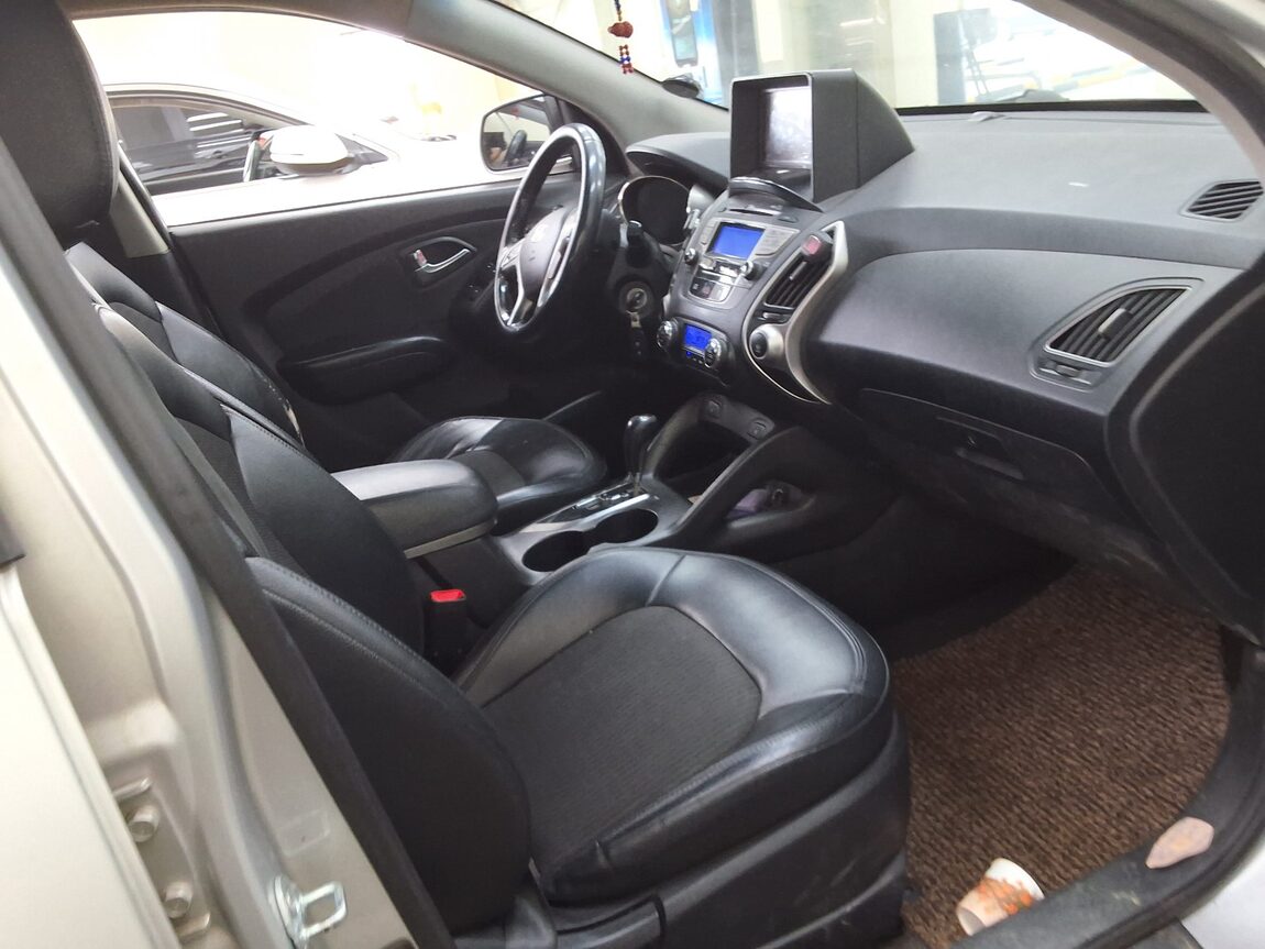 HYUNDAI TUCSON ix DIESEL R20 2WD LX20 LUXURY 2011 - zdjęcie 15