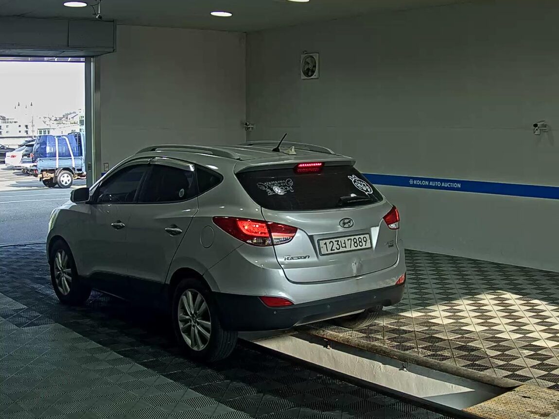 HYUNDAI TUCSON ix DIESEL R20 2WD LX20 LUXURY 2011 - zdjęcie 6