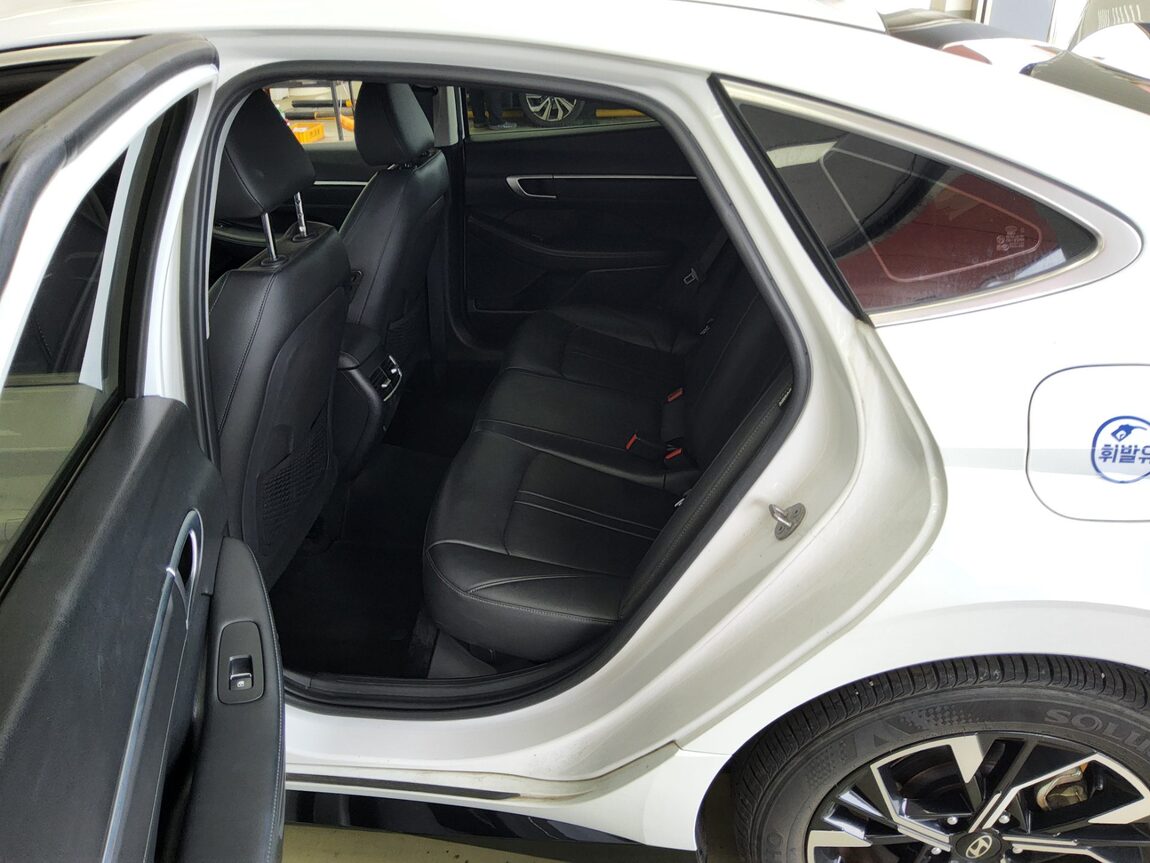 HYUNDAI SONATA THE EDGE GASOLINE 2.0 PREMIUM 2024 - zdjęcie 12