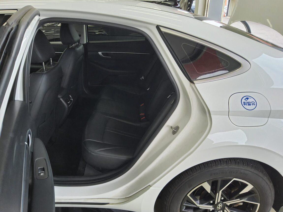 HYUNDAI SONATA THE EDGE GASOLINE 2.0 PREMIUM 2024 - zdjęcie 12