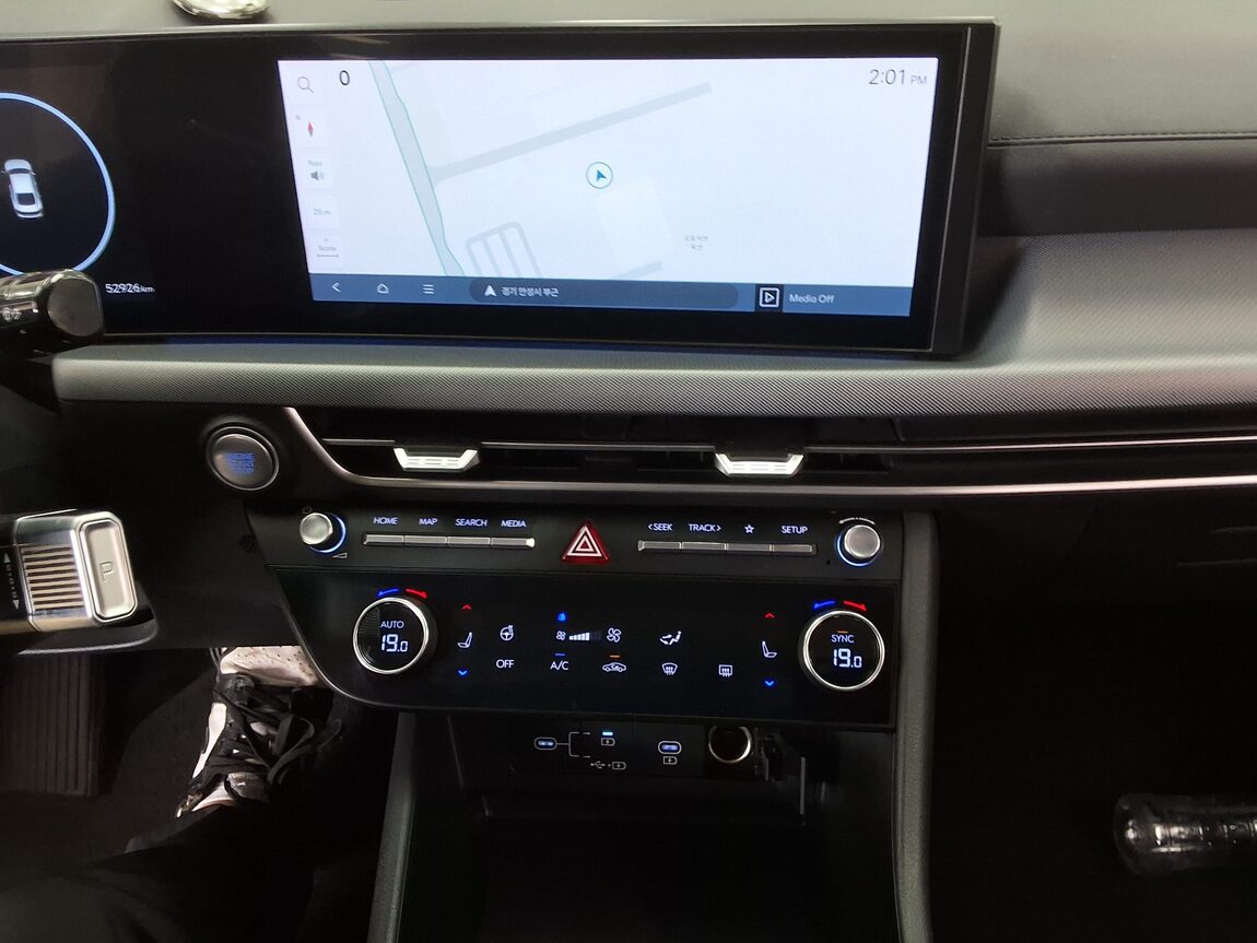 HYUNDAI SONATA THE EDGE GASOLINE 2.0 PREMIUM 2024 - zdjęcie 24