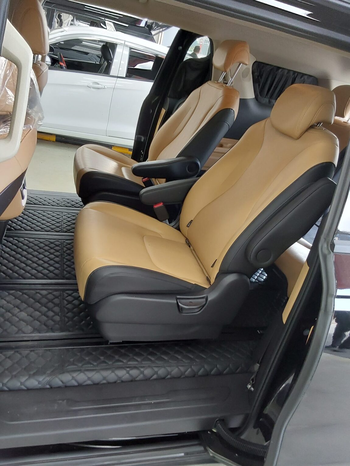 KIA NEW CARNIVAL (KA4) 9-SEATER DIESEL NOBLESSE 2023 - zdjęcie 12
