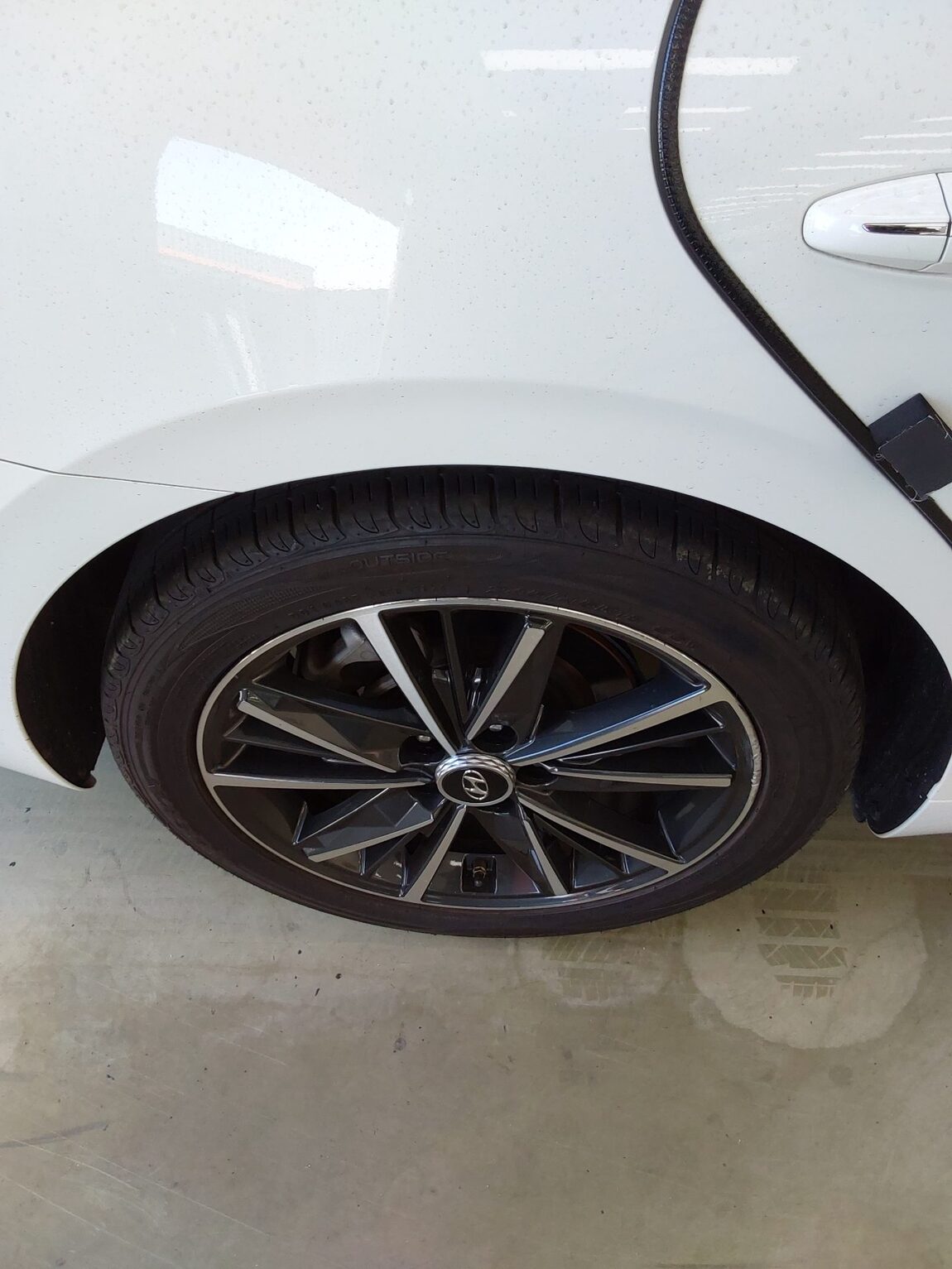 HYUNDAI THE NEW GRANDEUR IG GASOLINE 2.5 LE BLANC 2023 - zdjęcie 23