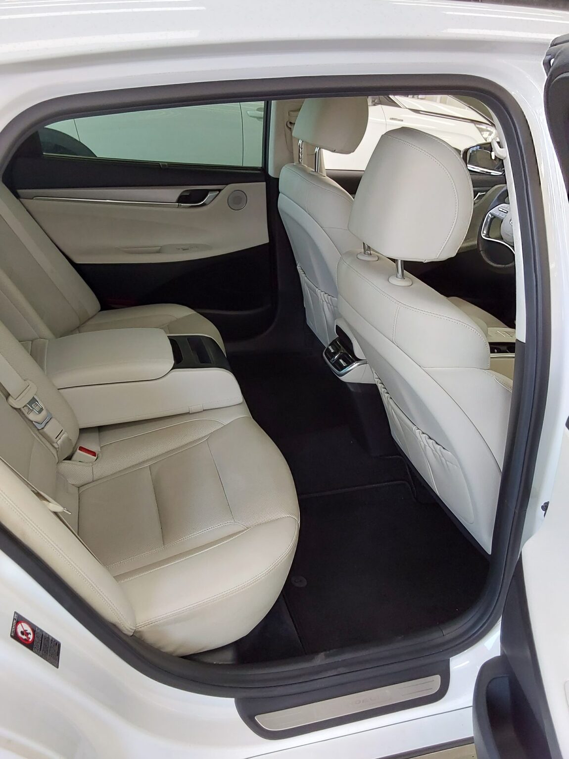 HYUNDAI THE NEW GRANDEUR IG GASOLINE 2.5 LE BLANC 2023 - zdjęcie 13