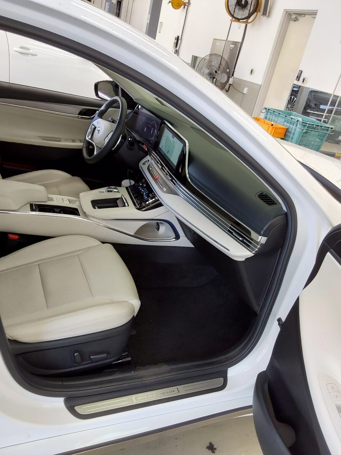 HYUNDAI THE NEW GRANDEUR IG GASOLINE 2.5 LE BLANC 2023 - zdjęcie 14