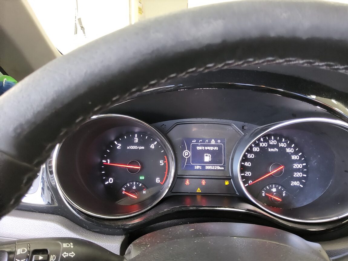 KIA ALL NEW CARNIVAL 9-SEATER DIESEL PRESTIGE 2016 - zdjęcie 9