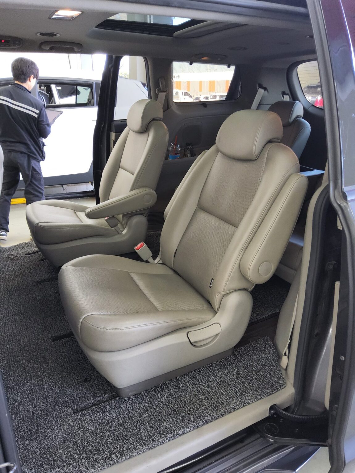 KIA ALL NEW CARNIVAL 9-SEATER DIESEL PRESTIGE 2016 - zdjęcie 12