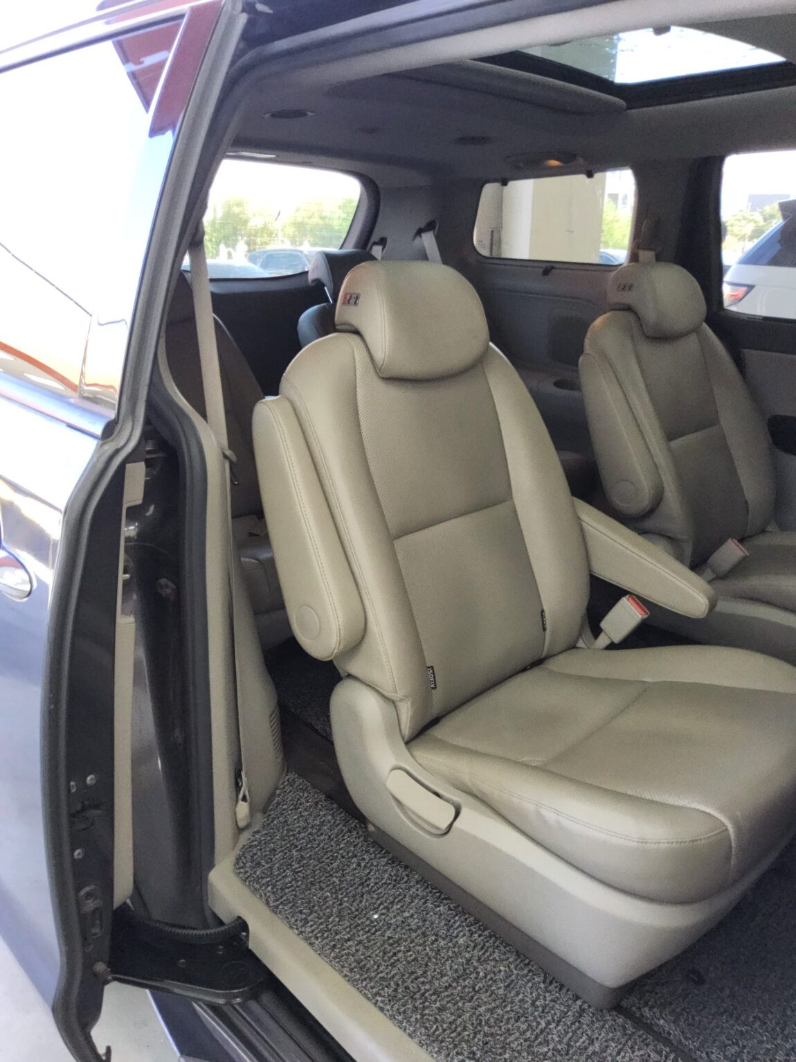 KIA ALL NEW CARNIVAL 9-SEATER DIESEL PRESTIGE 2016 - zdjęcie 13