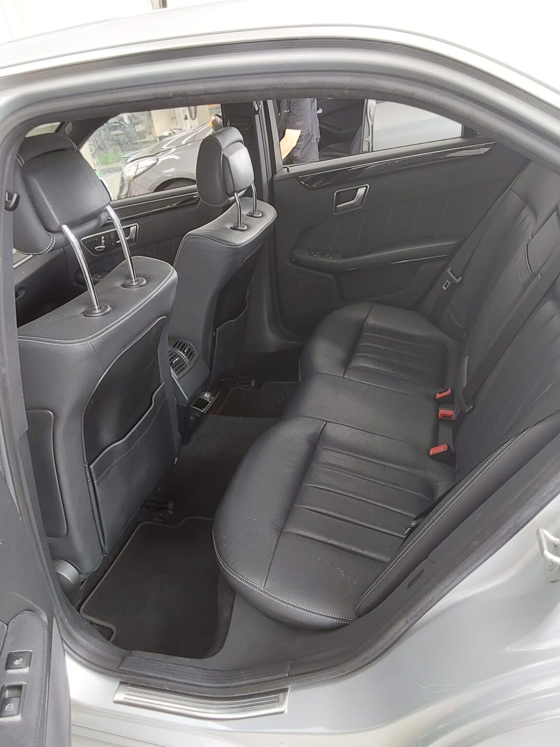 MERCEDES-BENZ E-CLASS (4TH GEN) E250 CDI BLUETEC 4MATIC AVANTGARDE 2016 - zdjęcie 12