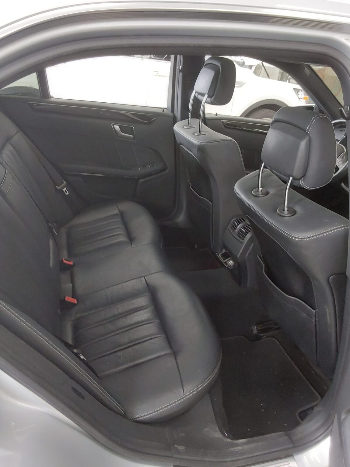 MERCEDES-BENZ E-CLASS (4TH GEN) E250 CDI BLUETEC 4MATIC AVANTGARDE 2016 - zdjęcie 13