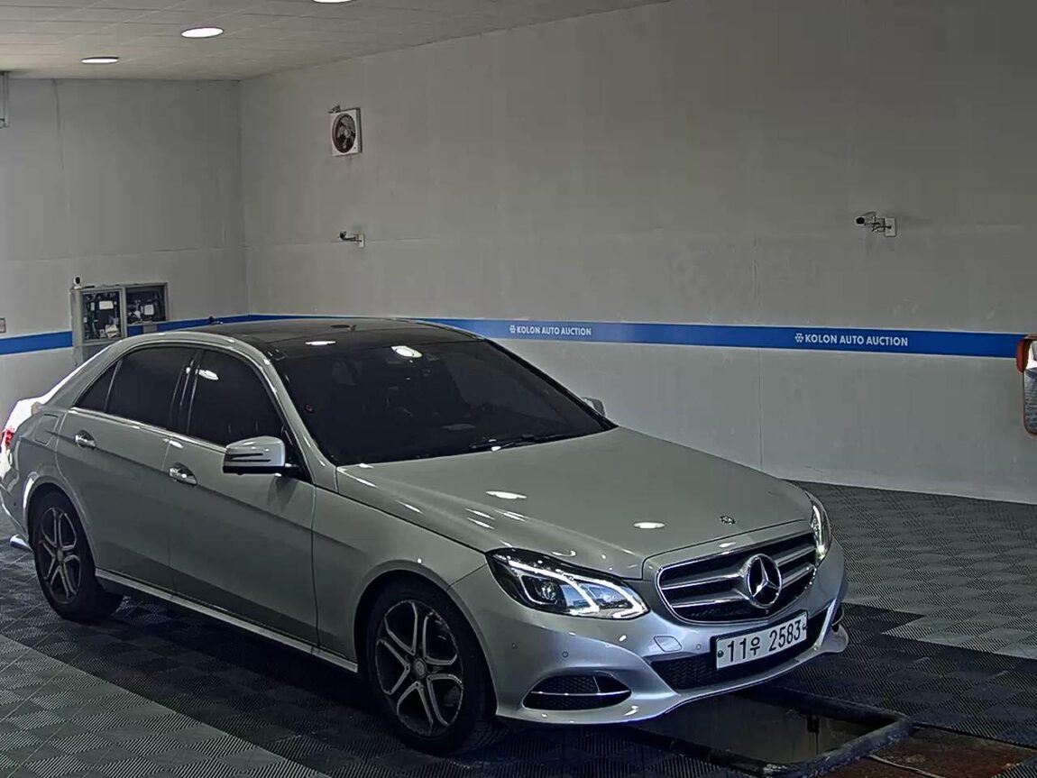 MERCEDES-BENZ E-CLASS (4TH GEN) E250 CDI BLUETEC 4MATIC AVANTGARDE 2016 - zdjęcie 3