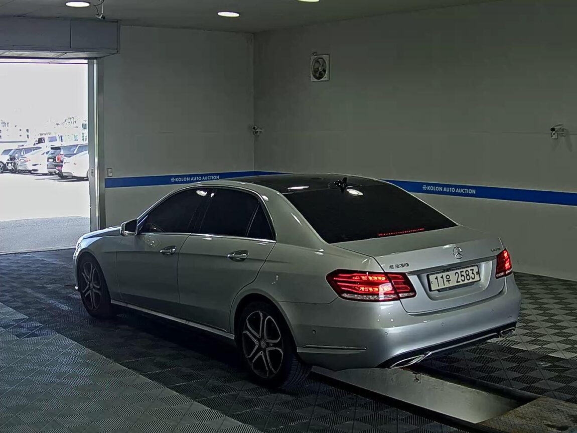 MERCEDES-BENZ E-CLASS (4TH GEN) E250 CDI BLUETEC 4MATIC AVANTGARDE 2016 - zdjęcie 6
