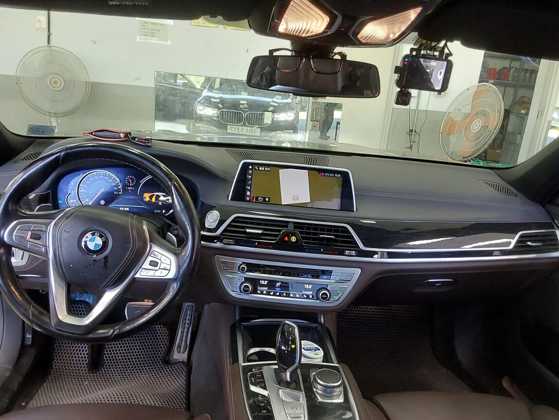 BMW 7 SERIES (6TH GEN) 730Ld xDRIVE M SPORT PACK 2018 - zdjęcie 11