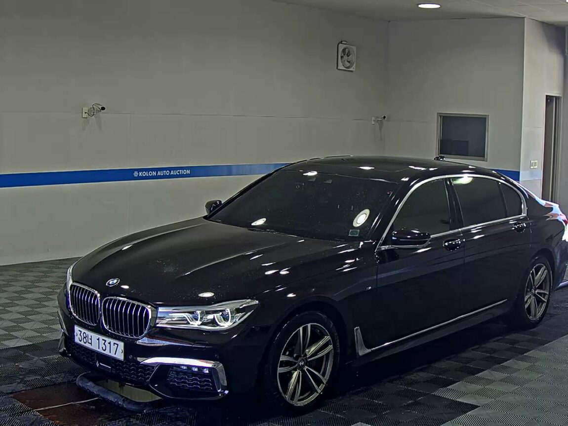 BMW 7 SERIES (6TH GEN) 730Ld xDRIVE M SPORT PACK 2018 - zdjęcie 2