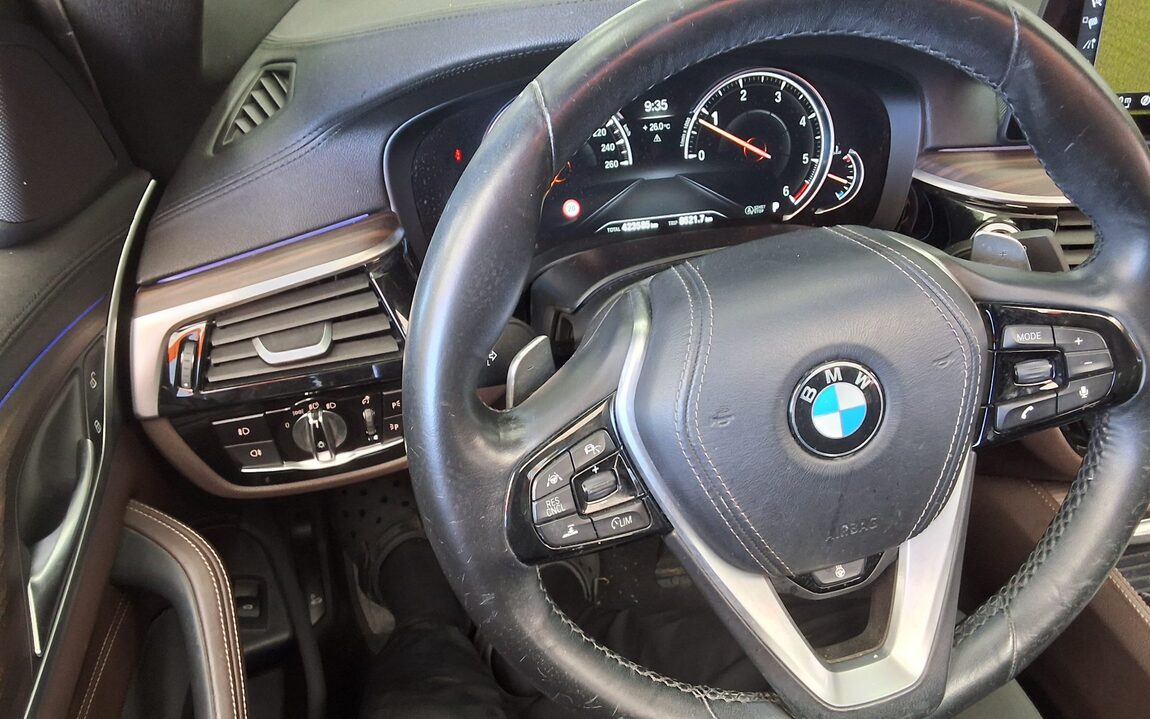 BMW 5 SERIES (7TH GEN) 520d xDRIVE M SPORT PACK PLUS 2017 - zdjęcie 17
