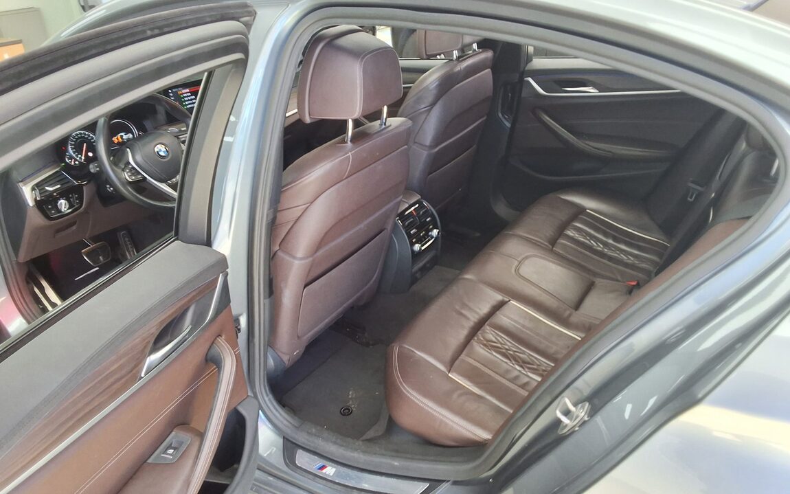 BMW 5 SERIES (7TH GEN) 520d xDRIVE M SPORT PACK PLUS 2017 - zdjęcie 12