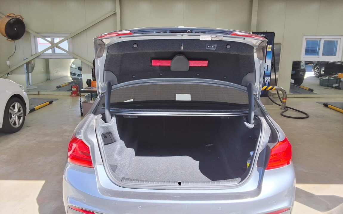 BMW 5 SERIES (7TH GEN) 520d xDRIVE M SPORT PACK PLUS 2017 - zdjęcie 15
