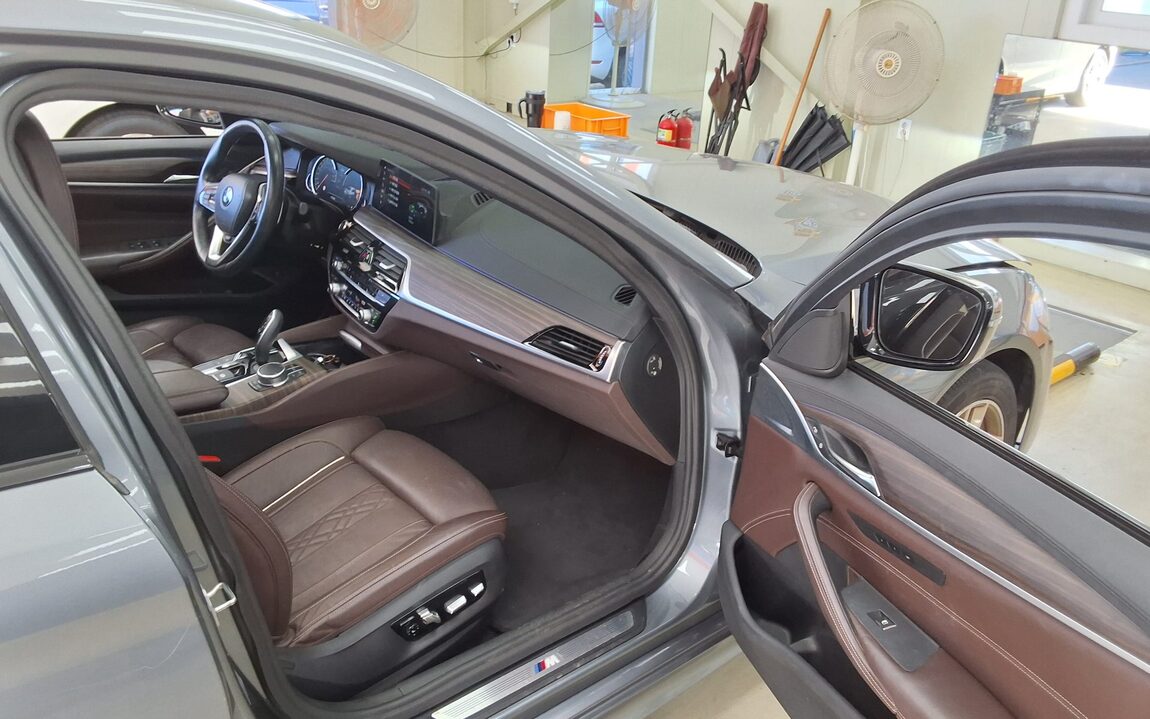 BMW 5 SERIES (7TH GEN) 520d xDRIVE M SPORT PACK PLUS 2017 - zdjęcie 14