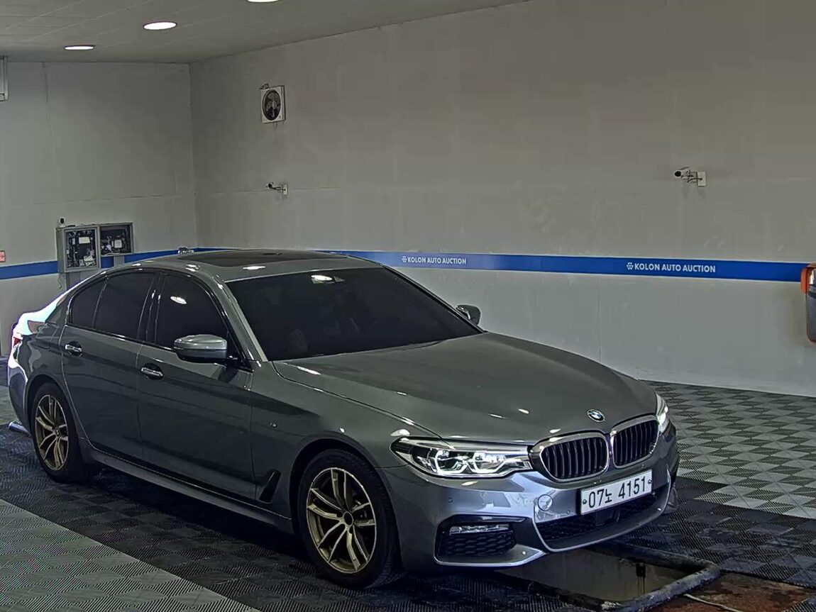 BMW 5 SERIES (7TH GEN) 520d xDRIVE M SPORT PACK PLUS 2017 - zdjęcie 3