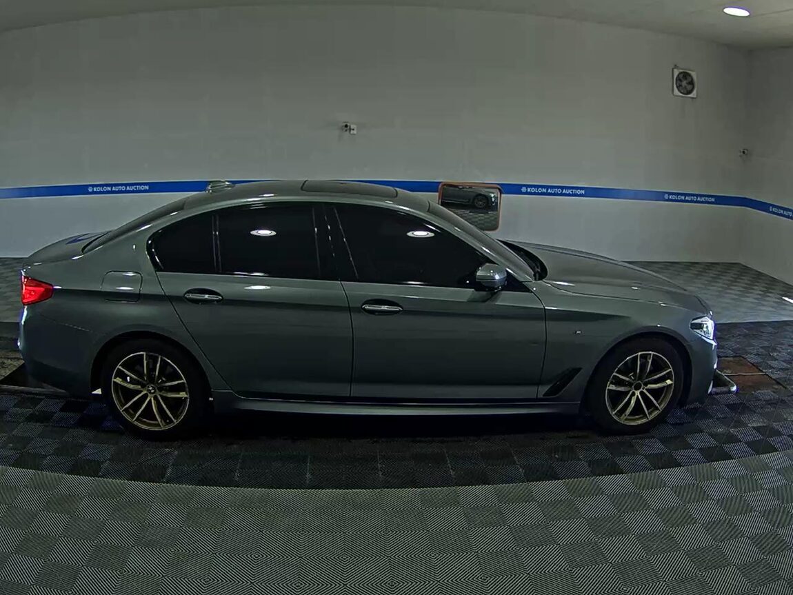 BMW 5 SERIES (7TH GEN) 520d xDRIVE M SPORT PACK PLUS 2017 - zdjęcie 4