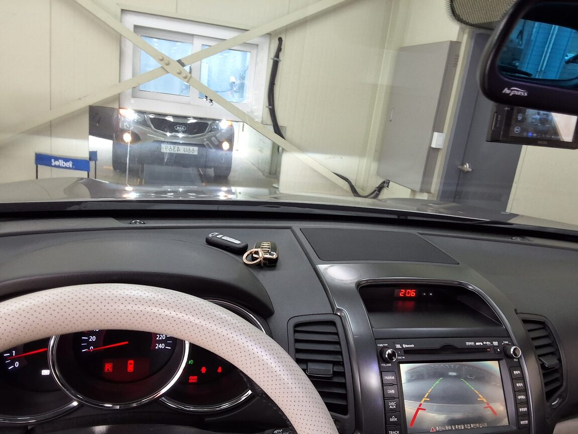 KIA SORENTO R DIESEL 2.0 2WD LIMITED PREMIUM 2010 - zdjęcie 25