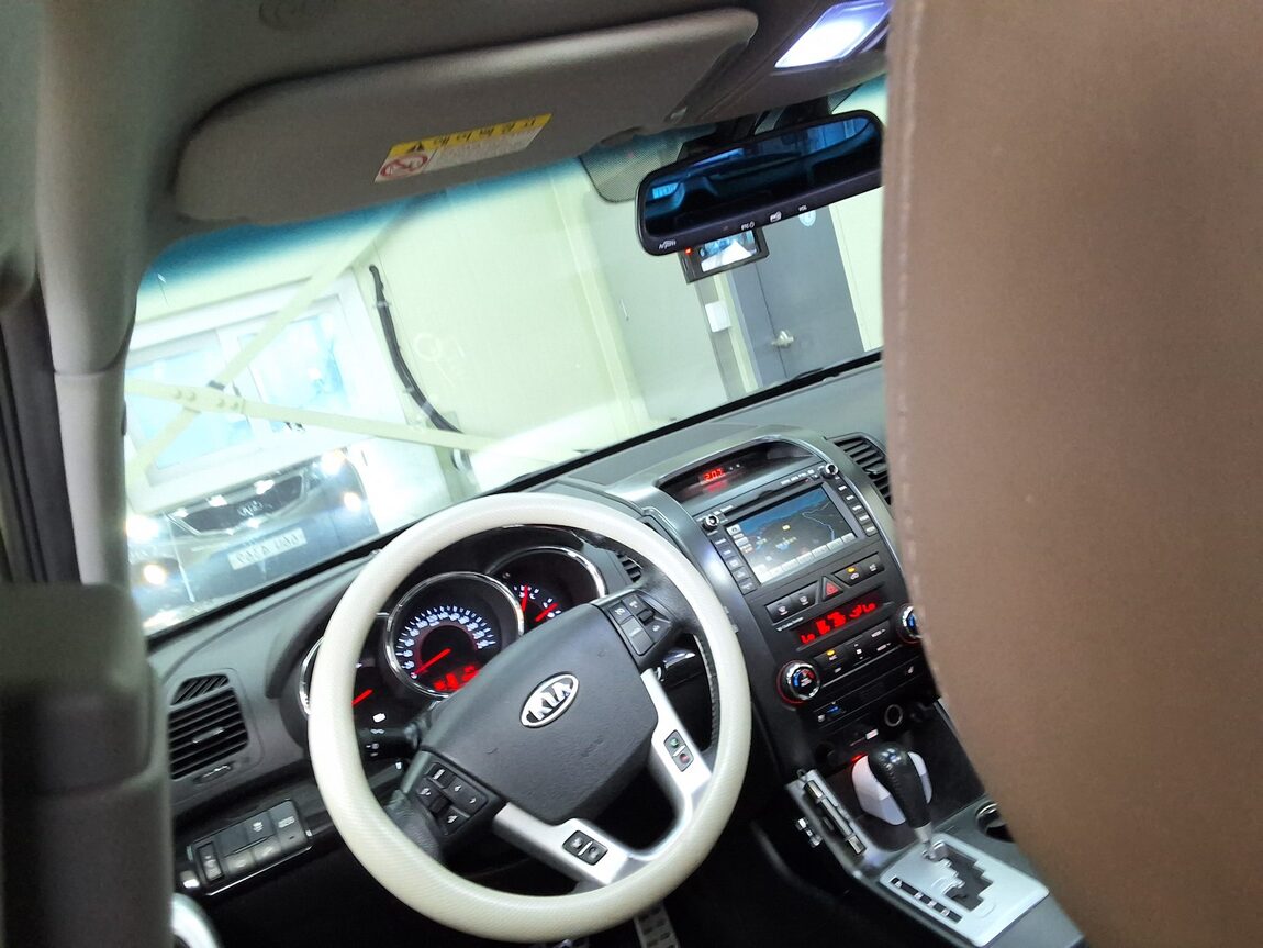 KIA SORENTO R DIESEL 2.0 2WD LIMITED PREMIUM 2010 - zdjęcie 12