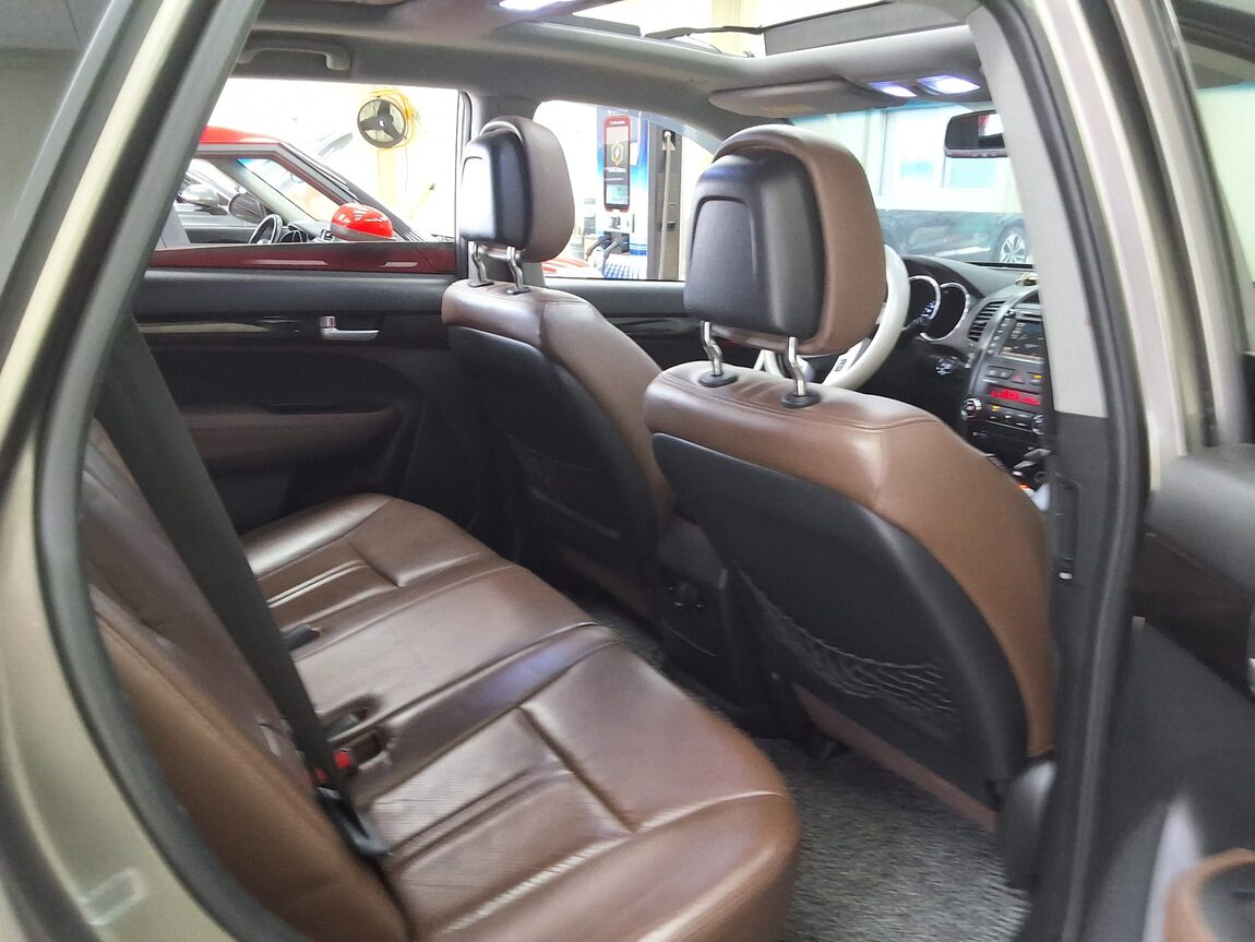 KIA SORENTO R DIESEL 2.0 2WD LIMITED PREMIUM 2010 - zdjęcie 14