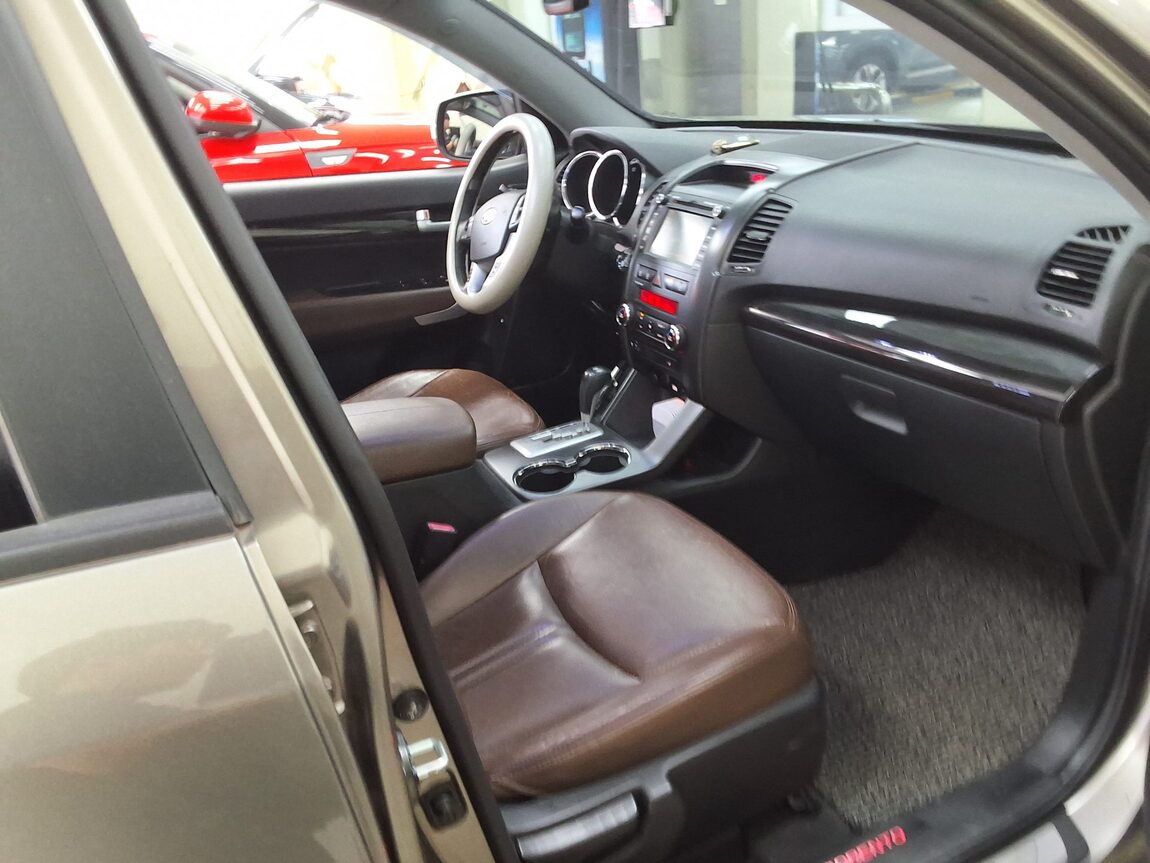 KIA SORENTO R DIESEL 2.0 2WD LIMITED PREMIUM 2010 - zdjęcie 15