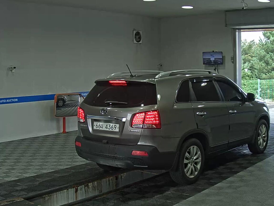 KIA SORENTO R DIESEL 2.0 2WD LIMITED PREMIUM 2010 - zdjęcie 5