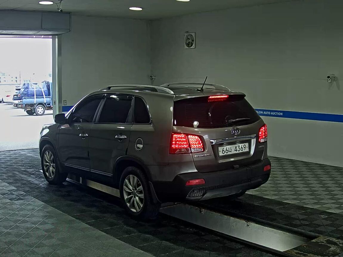KIA SORENTO R DIESEL 2.0 2WD LIMITED PREMIUM 2010 - zdjęcie 6
