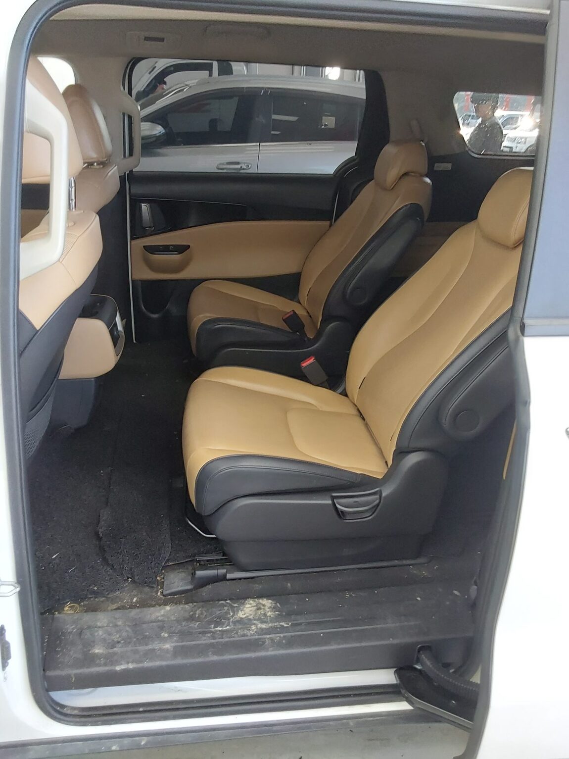 KIA NEW CARNIVAL (KA4) 9-SEATER DIESEL PRESTIGE 2023 - zdjęcie 12