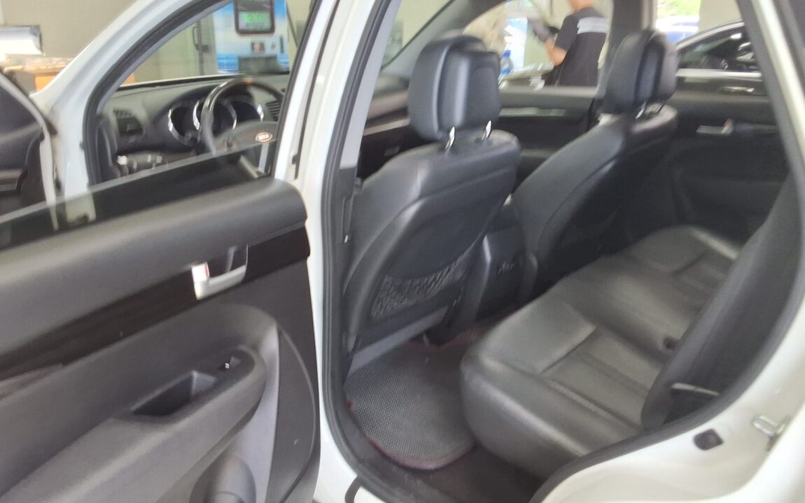 KIA SORENTO R DIESEL 2.0 2WD TLX LUXURY MODEL 2010 - zdjęcie 12