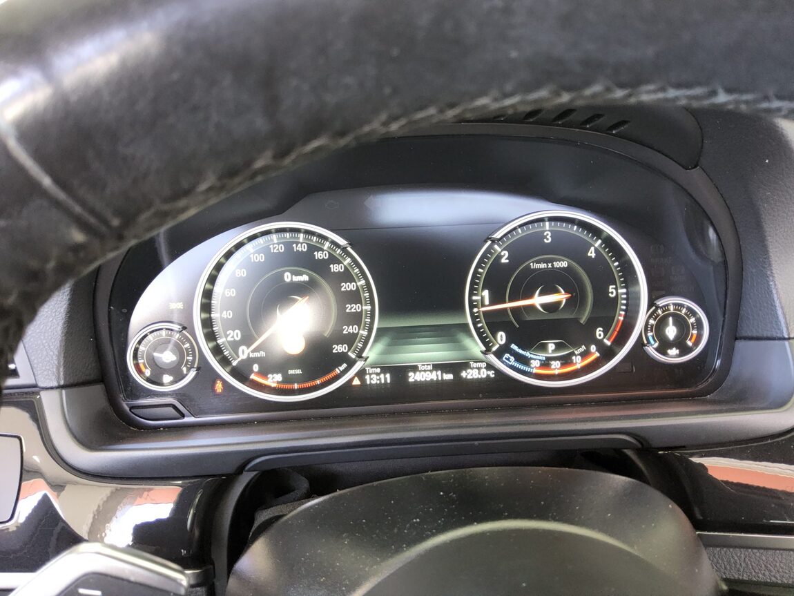 BMW 5 SERIES (6TH GEN) 520d xDRIVE M AERODYNAMIC PRO 2016 - zdjęcie 9