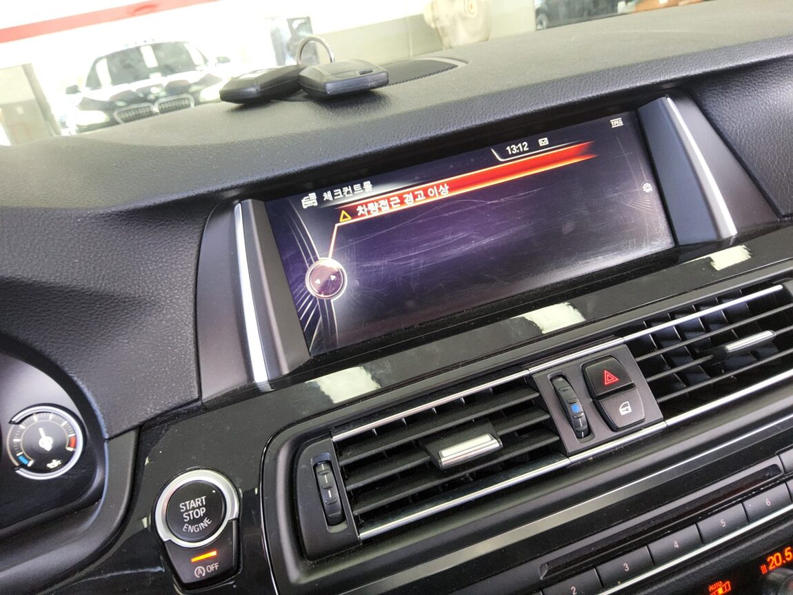 BMW 5 SERIES (6TH GEN) 520d xDRIVE M AERODYNAMIC PRO 2016 - zdjęcie 17