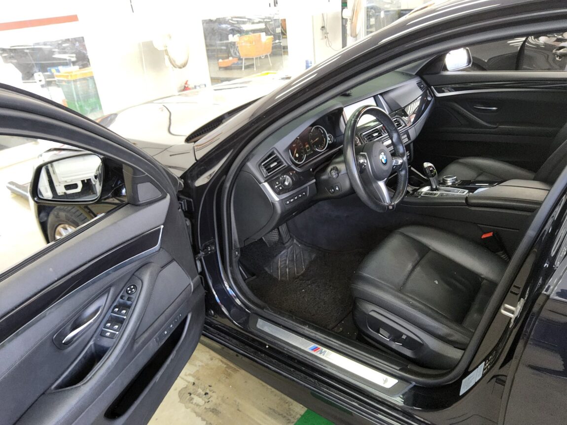 BMW 5 SERIES (6TH GEN) 520d xDRIVE M AERODYNAMIC PRO 2016 - zdjęcie 10