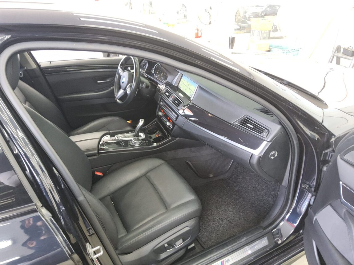 BMW 5 SERIES (6TH GEN) 520d xDRIVE M AERODYNAMIC PRO 2016 - zdjęcie 14