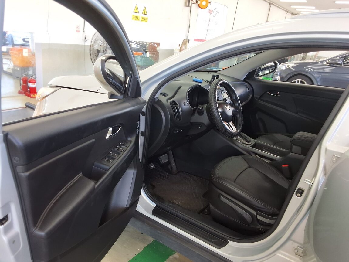 KIA SPORTAGE R DIESEL R2.0 2WD TLX LUXURY MODEL 2011 - zdjęcie 10