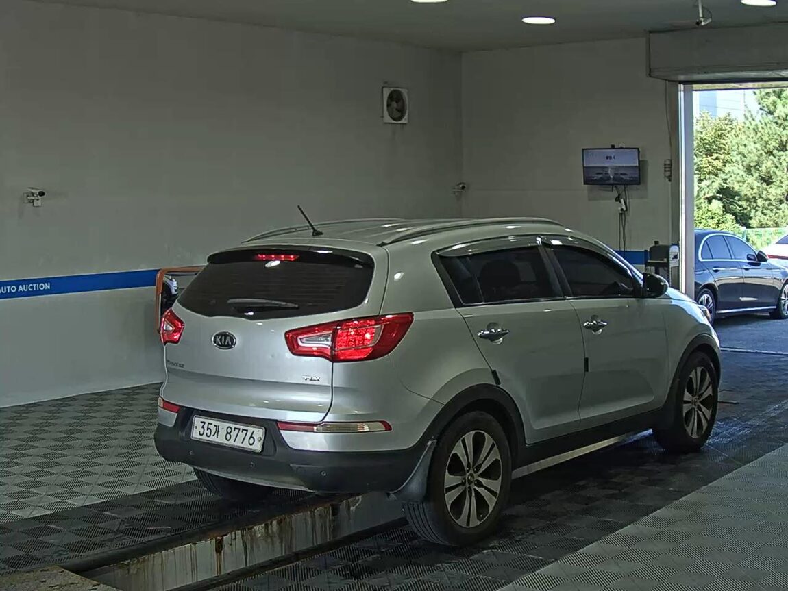 KIA SPORTAGE R DIESEL R2.0 2WD TLX LUXURY MODEL 2011 - zdjęcie 5