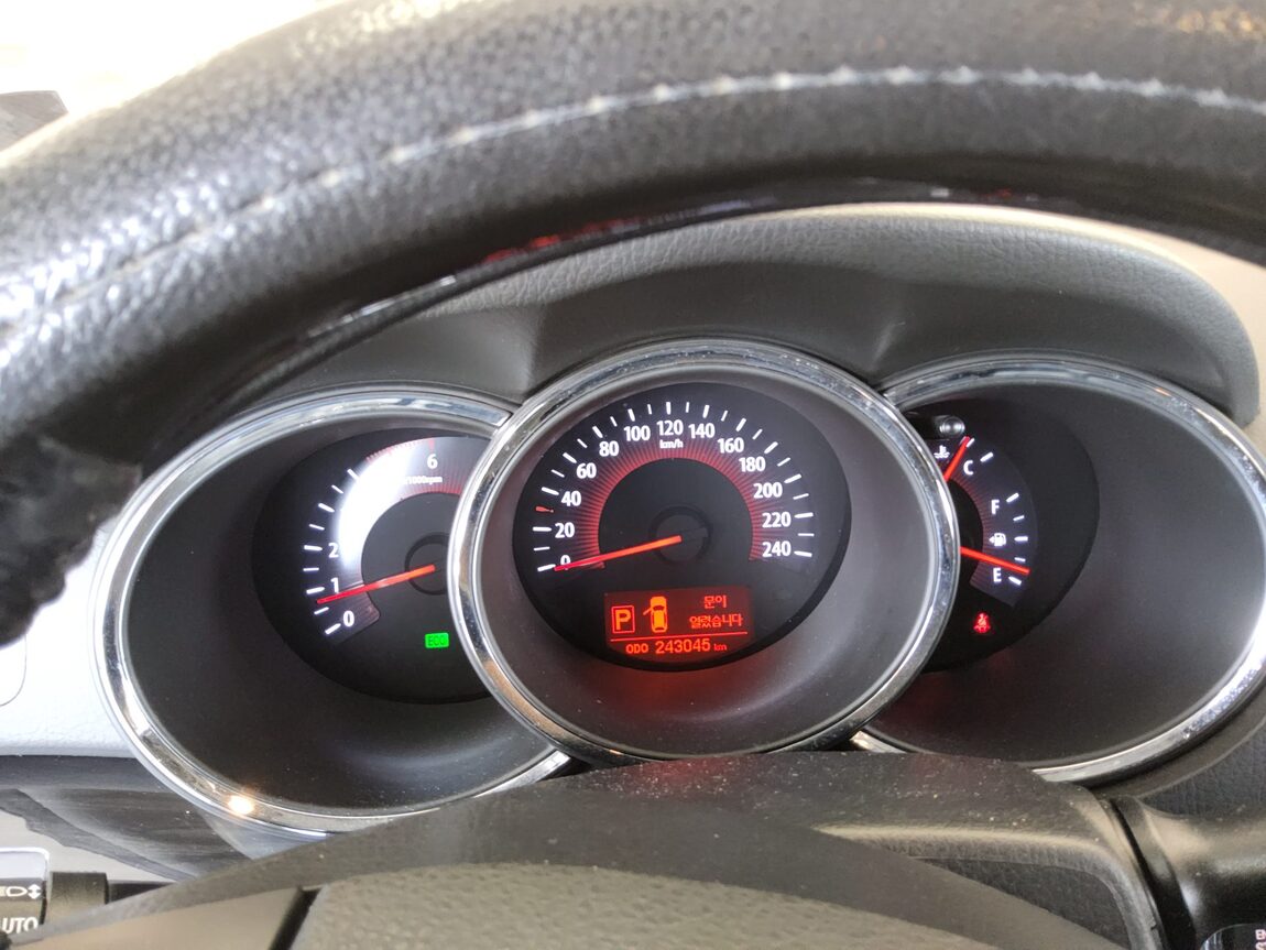 KIA SORENTO R DIESEL 2.0 2WD TLX LUXURY MODEL 2010 - zdjęcie 9