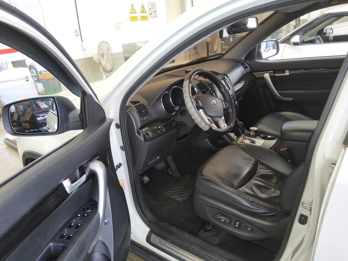 KIA SORENTO R DIESEL 2.0 2WD TLX LUXURY MODEL 2010 - zdjęcie 10