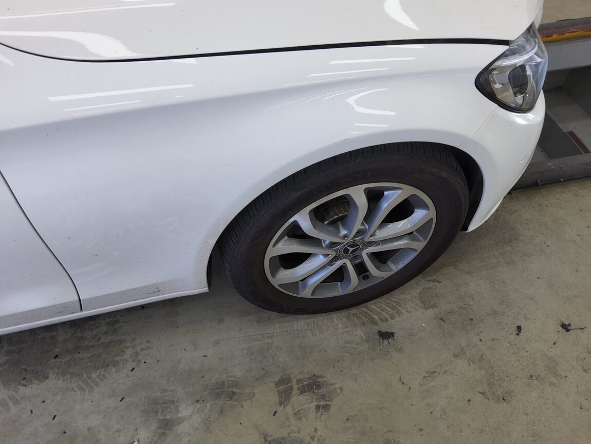 MERCEDES-BENZ C-CLASS (4TH GEN) C200 d 2018 - zdjęcie 24