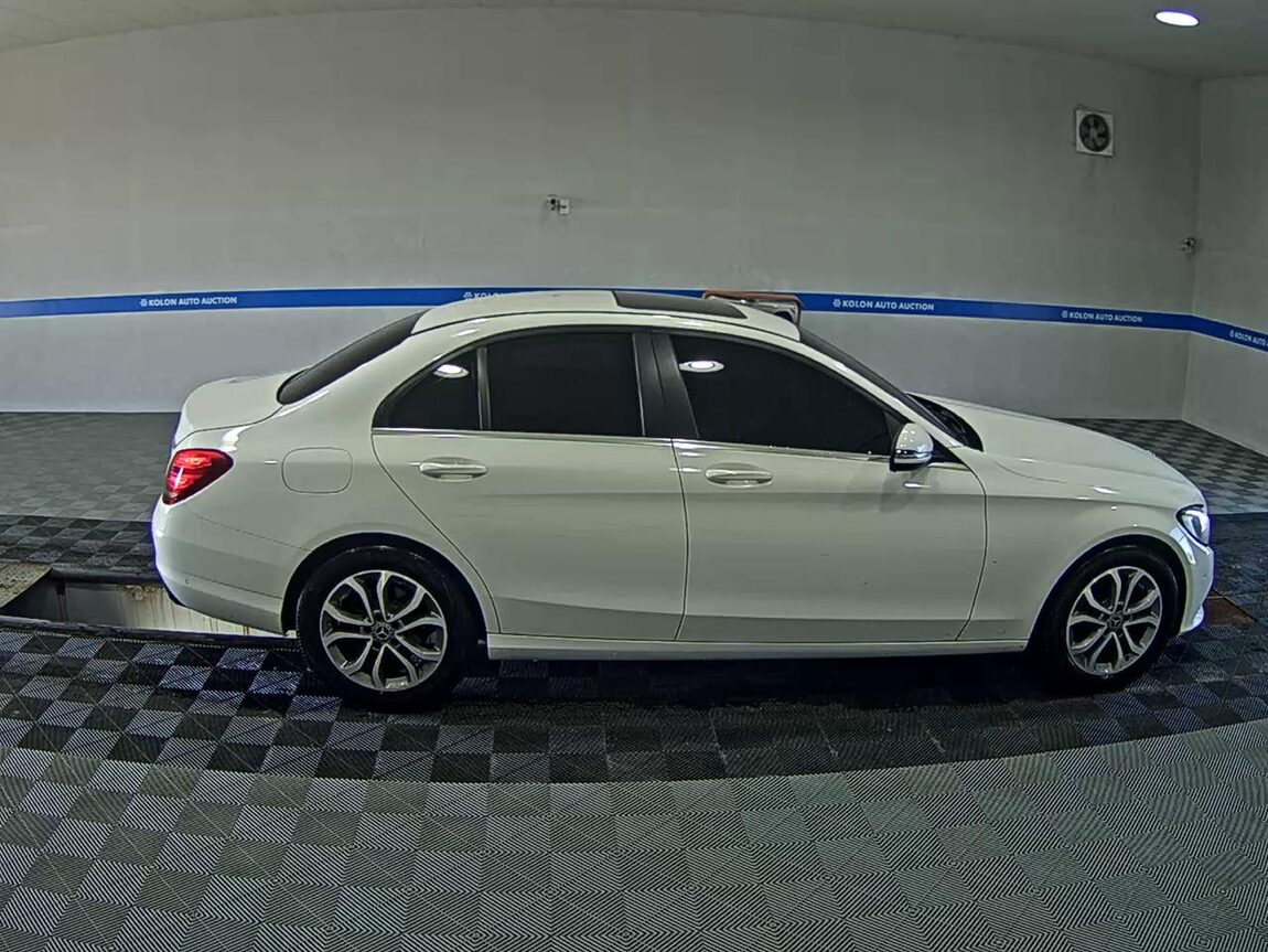 MERCEDES-BENZ C-CLASS (4TH GEN) C200 d 2018 - zdjęcie 4